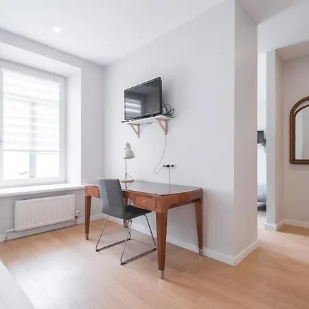 Stylish One-bedroom In The Heart Of Old Town Διαμέρισμα