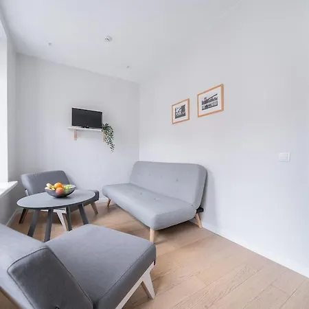 Stylish One-bedroom In The Heart Of Old Town Διαμέρισμα *